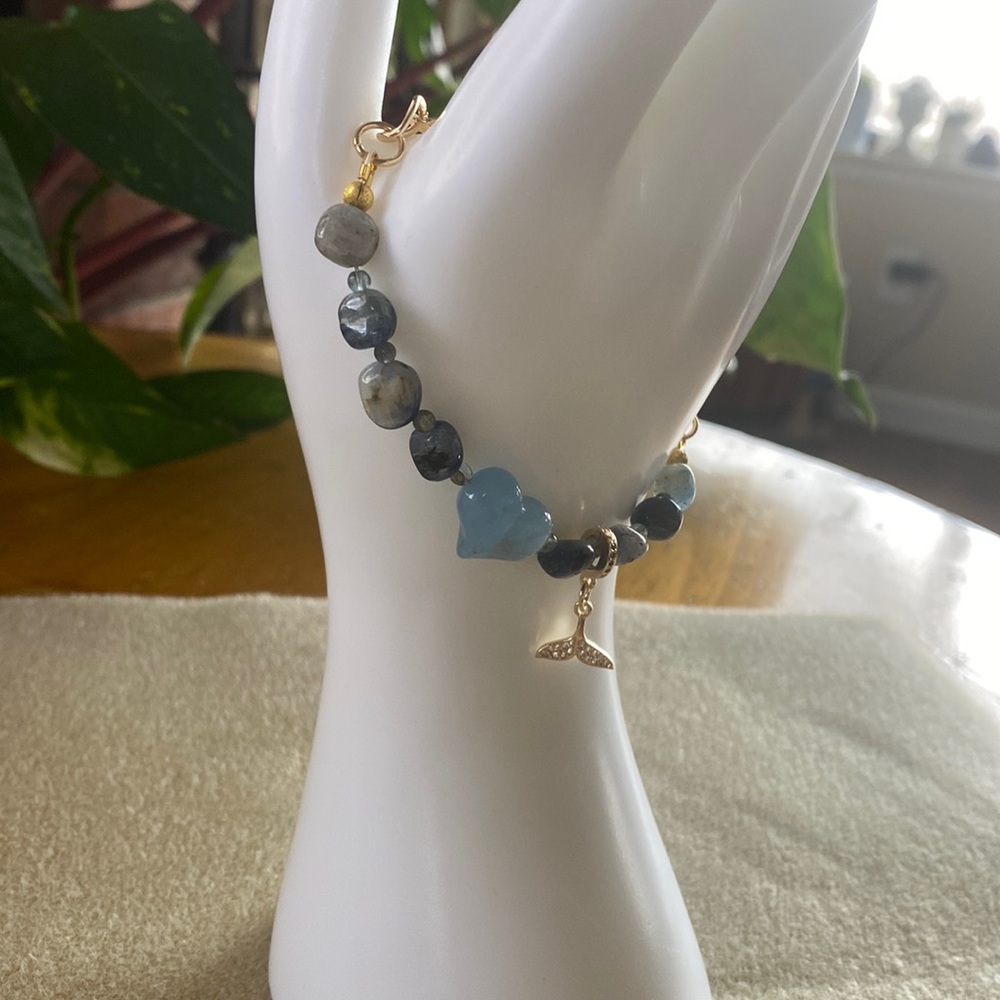 Crystal bracelet aquamarine heart,kyanite